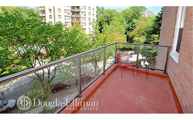 Sold by Douglas Elliman | media 10