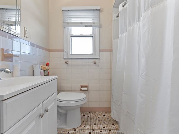 4th image of 557 Market St Floor 2