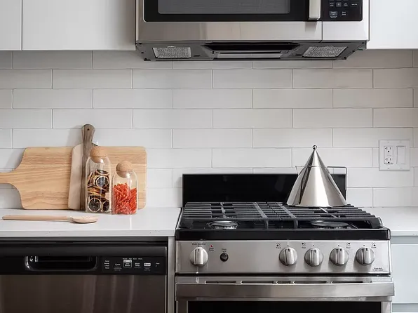 445 Grand Avenue image 3 of 39