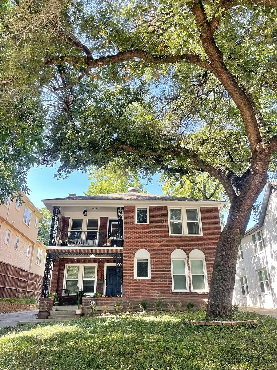Building Photo - 6339 Richmond Ave #6337
