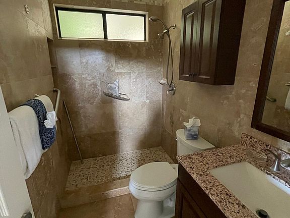 4th image of 808 Kupulau Dr #A