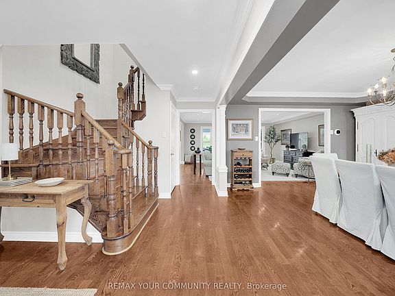 5th image of 127 Waterbury St
