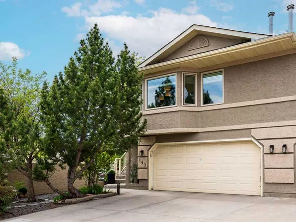 147 E Silver Creek Mews NW, Calgary, AB T3B 5L2