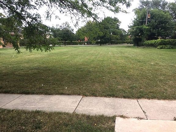 2nd image of 4741 N Redwood Dr