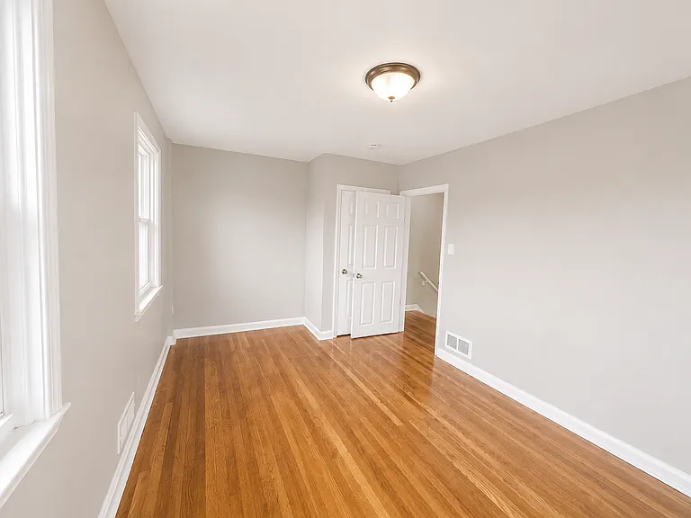7261 Bridgewood Dr — Photo 15