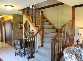 6115 Hidden Oak Dr, Crystal Lake, IL 60012