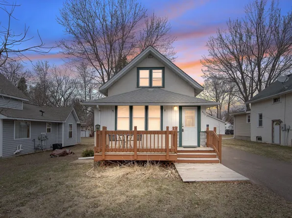 435 W 3rd St, Rush City, MN 55069