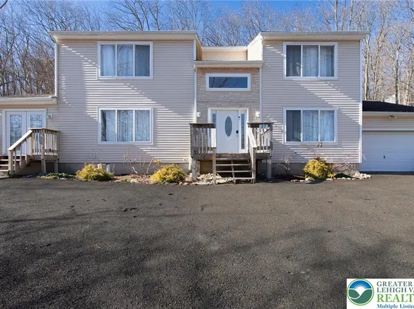 27 Brunswick Dr, Mount Pocono, PA 18344