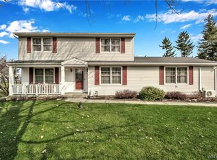 13 Puritan Pl, Orchard Park, NY 14127