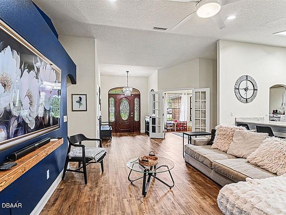 2nd image of 6040 Spruce Point Cir