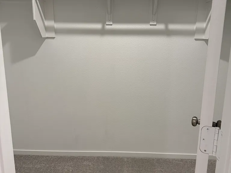 6410 Glade St — Photo 10