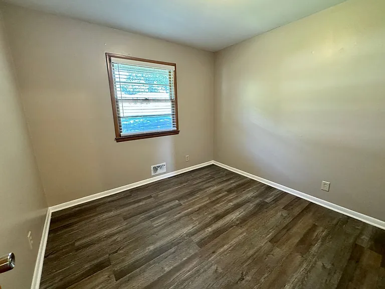5007 S Fuller Ave — Photo 17