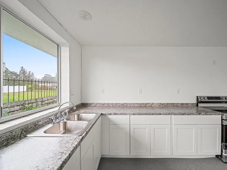 16-2122 Ginger Ln — Photo 2