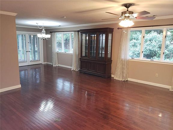 5th image of 1451 E Langston Pl