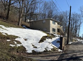 83 Archery Rd, Nitro, WV 25143