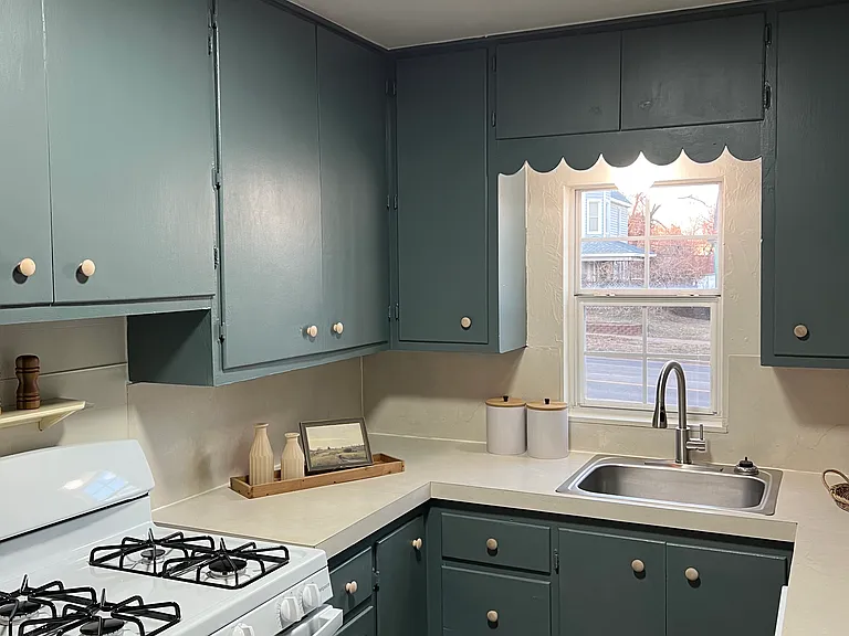 1903 W Noble Ave — Photo 4
