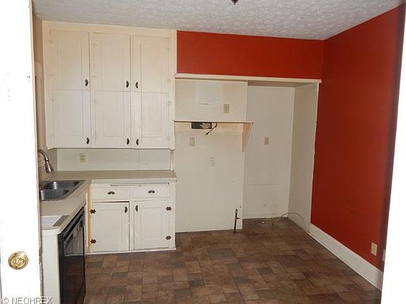 5th image of 255 S Lake St