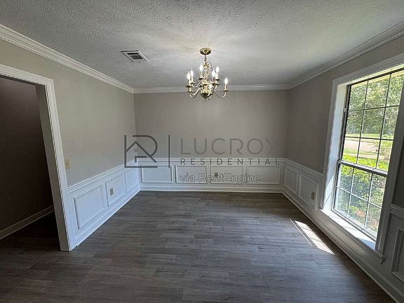 4th image of 33 Sandlewood Dr