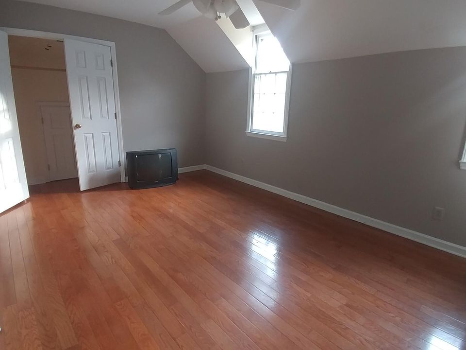 1st image of 7429 Willow Creek Dr