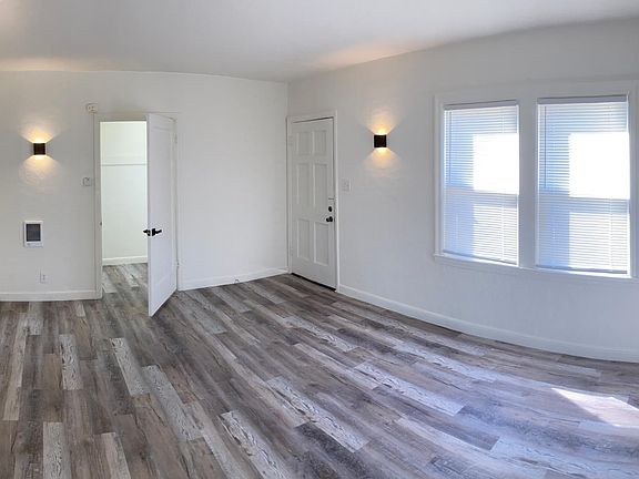 3rd image of 1015 Clark Ave