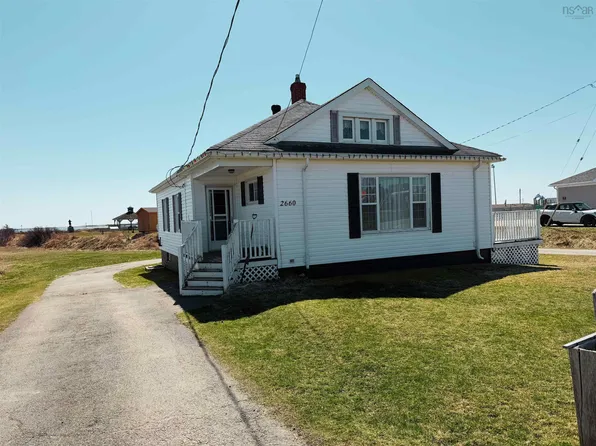 2660 Main St, Clarks Harbour, NS B0W 1P0