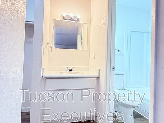5th image of 3810 E Monte Vista Dr APT 202