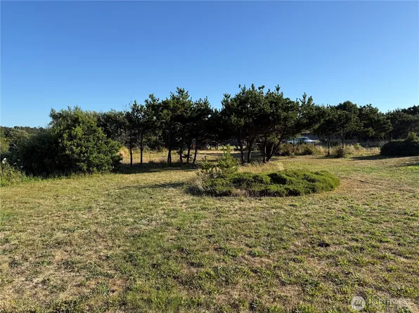 31008 H Street, Ocean Park, WA 98640