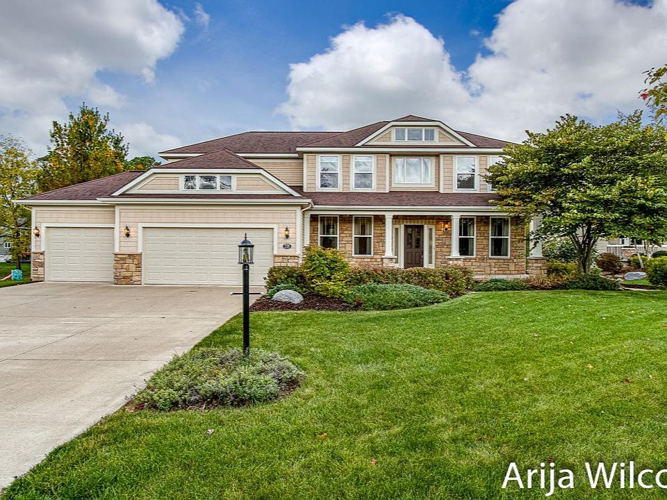 1st image of 775 Moorings Dr
