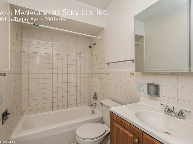 2001 W Touhy Ave #202 — Photo 5