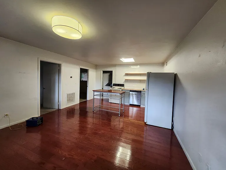 3123 & 3125 Navajo Dr — Photo 4