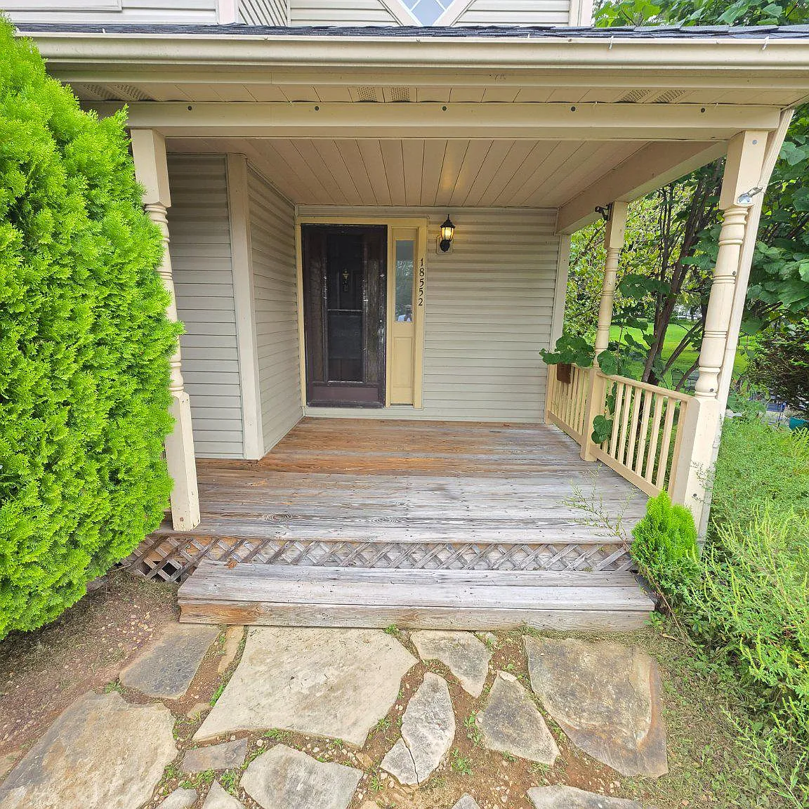 3 bed, 3.5 bath, 3260 sqft, $3,100 — Photo 2