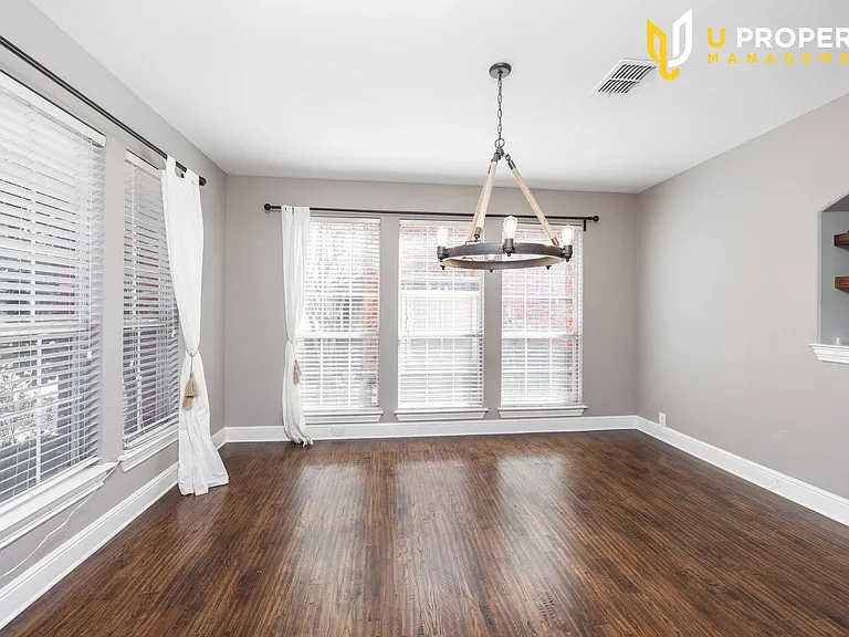 1687 Sandstone Dr — Photo 9
