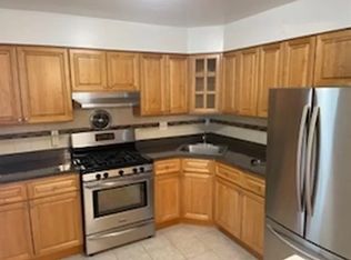 23-39 37th St #3H, Astoria, NY 11105
