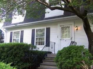 105 Washington Pl #A, Ridgewood, NJ 07450