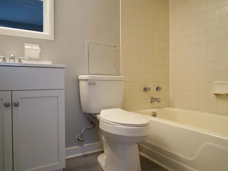 3033 Clifton Ave — Photo 11