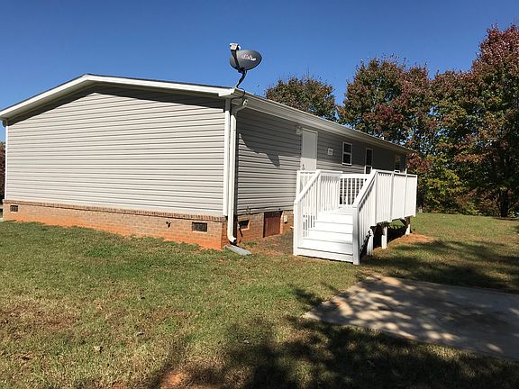 4th image of 201 Brookview Dr
