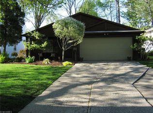 8327 Mentorwood Dr, Mentor, OH 44060