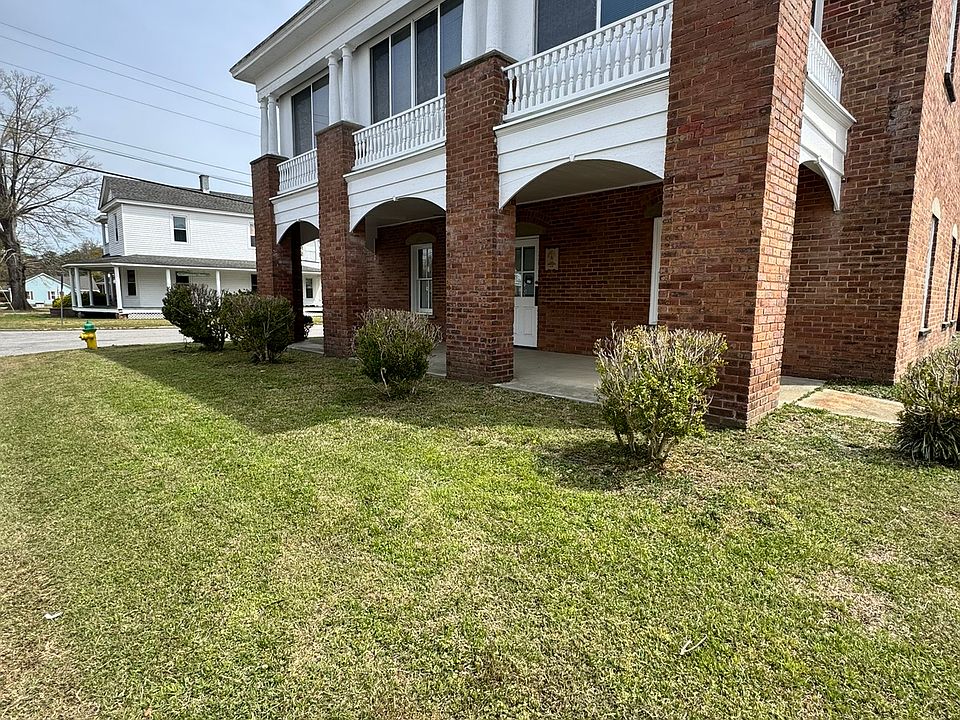 1st image of 108 N 3rd St #1