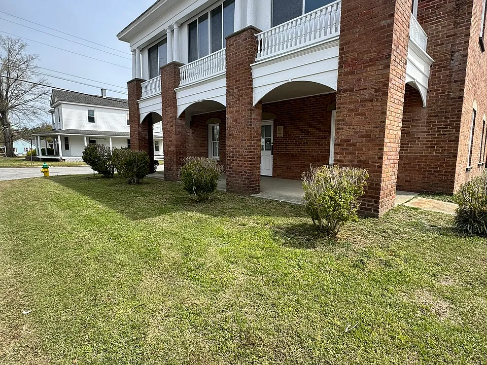 108 N 3rd St #1