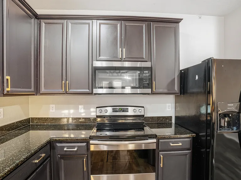 8101 Kurgan Trl — Photo 11