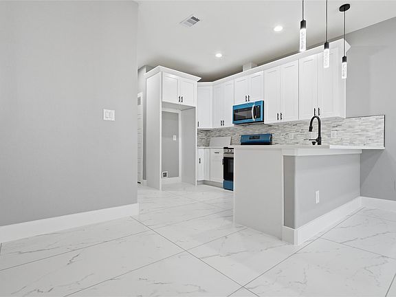 4th image of 8216 Locksley Rd