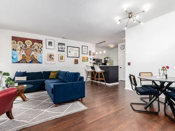 24 W Russell St, Columbus, OH 43215