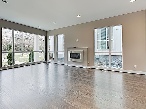 5th image of 421 35th Ave N #A