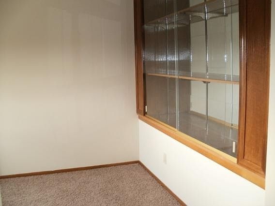 5th image of 400 Park Hill Dr