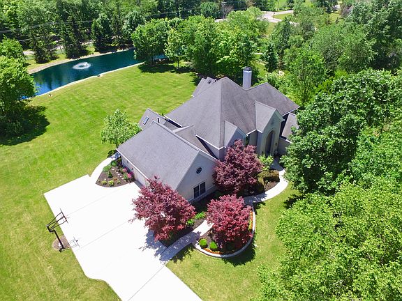 5th image of 7405 Whirlaway Cir