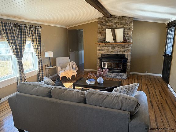 4th image of 3902 Foster Ave