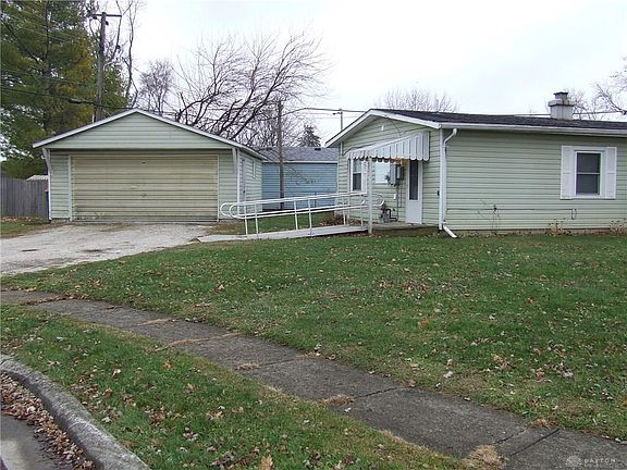 2nd image of 900 N Scott St