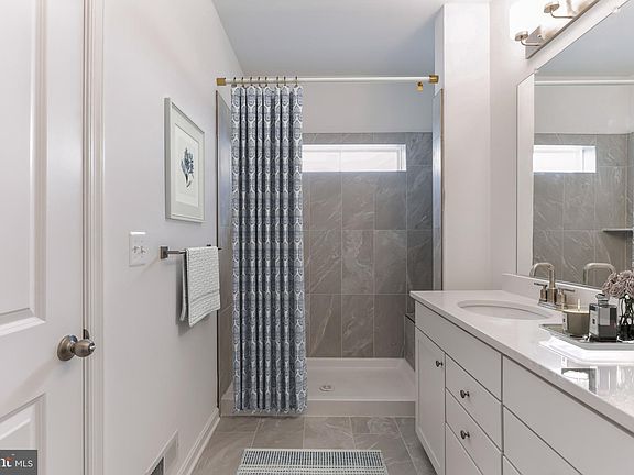 3rd image of 222 Douglas Way