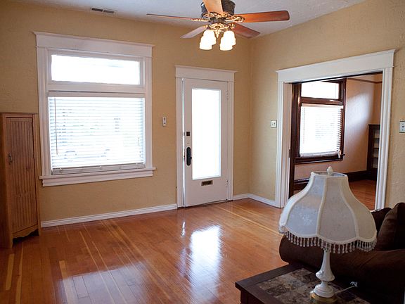5th image of 841 E Westminster Ave