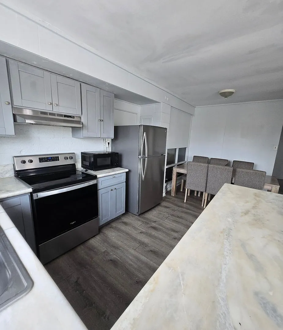 360 Lono Ave — Photo 3